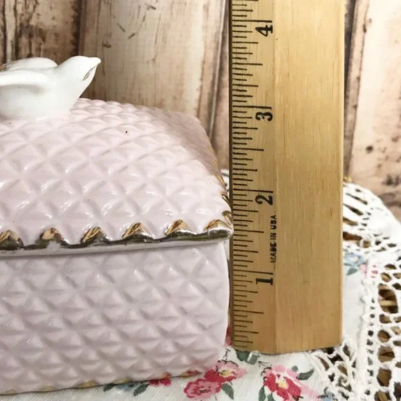 Vintage Ucagco Ceramics Quilted Trinket Box - Picture 6 of 7